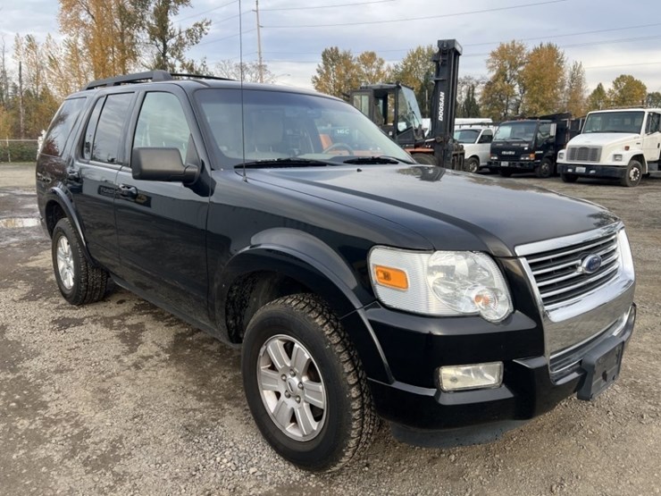 2009-ford-explorer-xlt-image-2