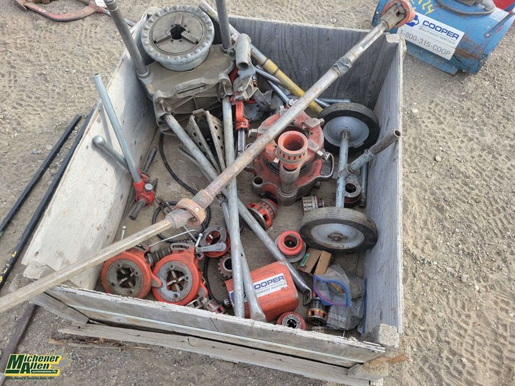 crate-with-power-dive-pipe-threading-machine-with-parts-image-4