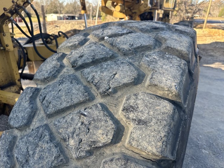 caterpillar-16g-image-73