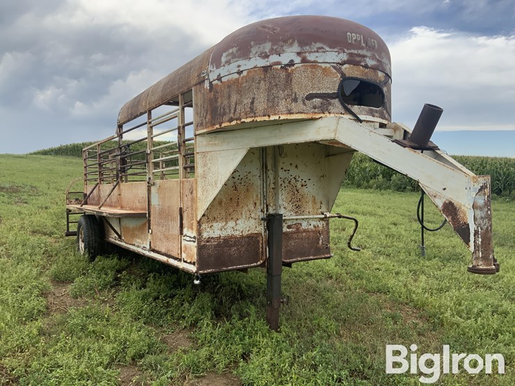 1986-easley-s/a-gooseneck-livestock-trailer-image-3