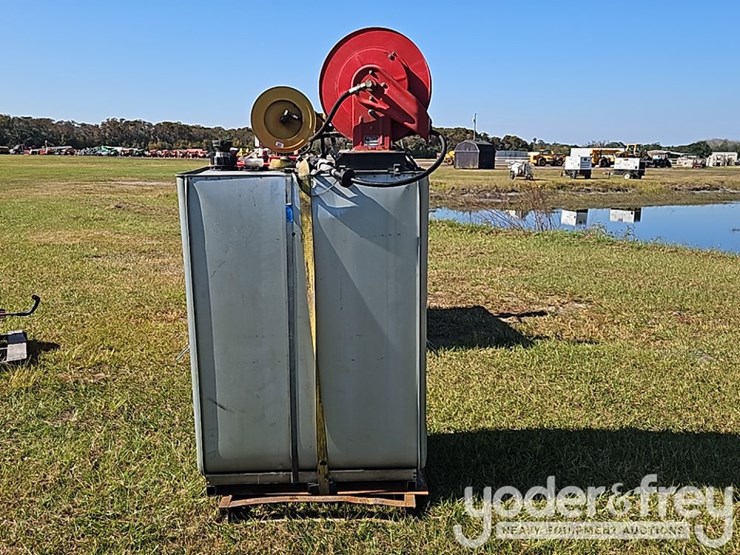 roth-tank-oil-tank-c/w-hose-reel-balcrank-oil-pump-image-2