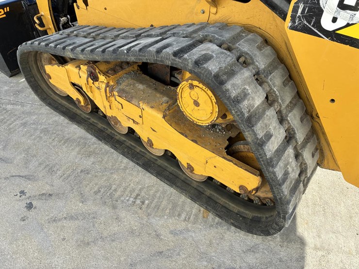 2018-caterpillar-259d-image-32