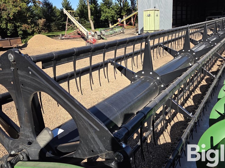 2022-john-deere-635f-image-13