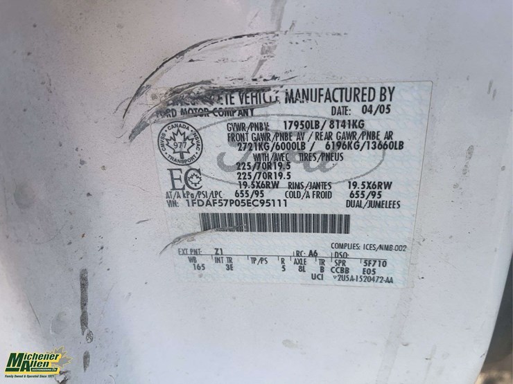 2005-ford-f550-image-18