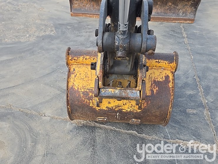 2019-deere-26g-image-25