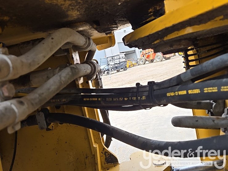 2014-caterpillar-938k-image-64