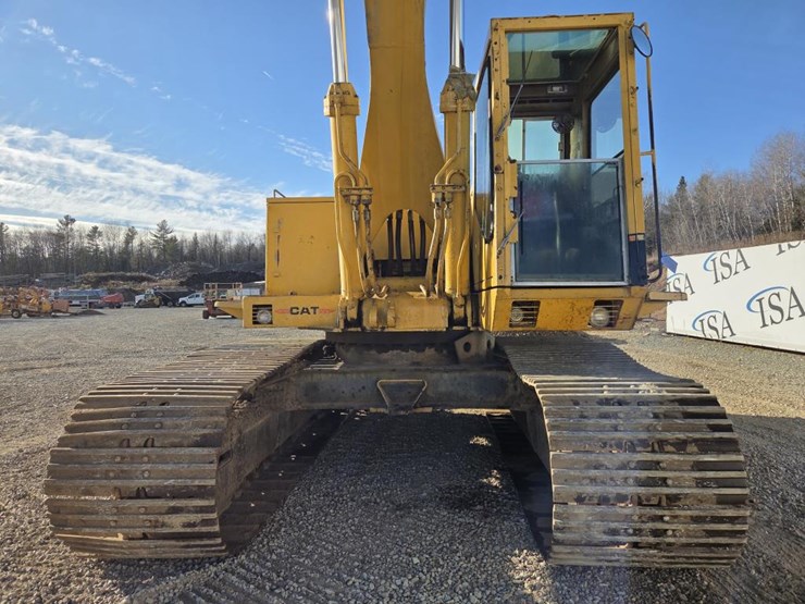 caterpillar-235-image-9