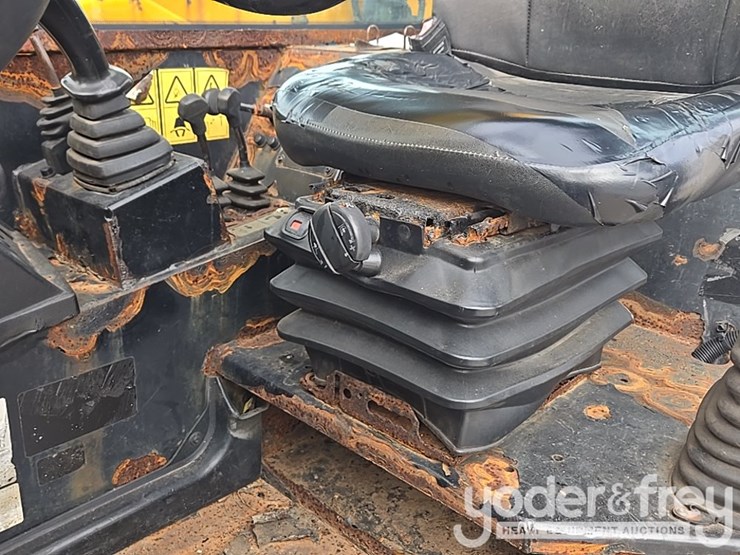 2017-jcb-506-36-image-81