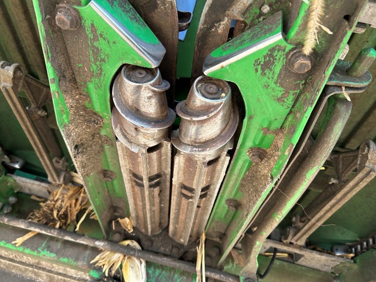 2022-john-deere-c12f-image-39