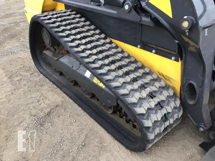 2023-new-holland-c337-image-24