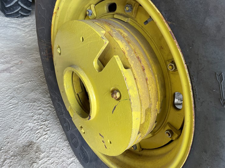 john-deere-830-image-14