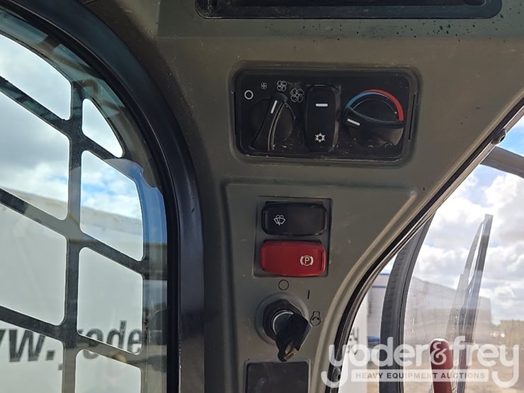 2021-caterpillar-289d3-image-58