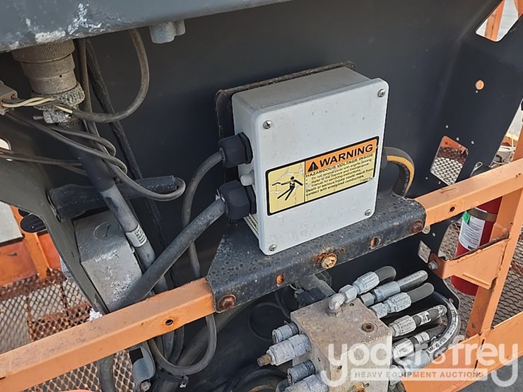 2015-jlg-600aj-image-40