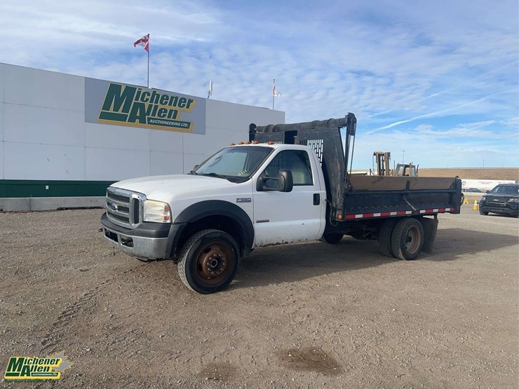 2005-ford-f550-image-1