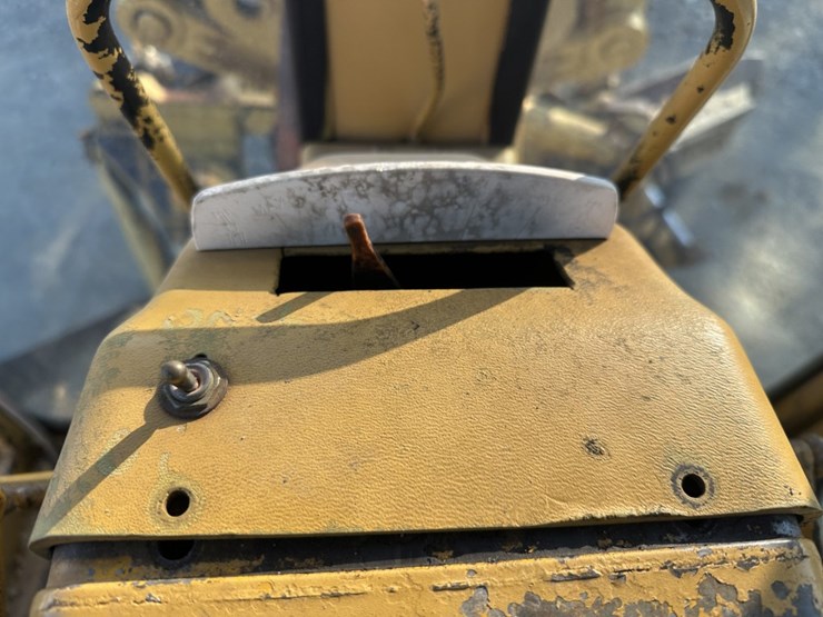 caterpillar-16g-image-64