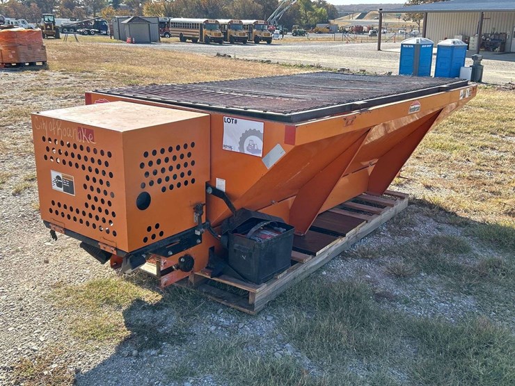 2002-henderson-fsp-sandspreader-attachment-image-2