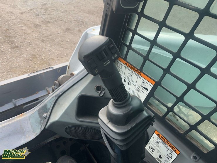 2015-bobcat-s650-image-12