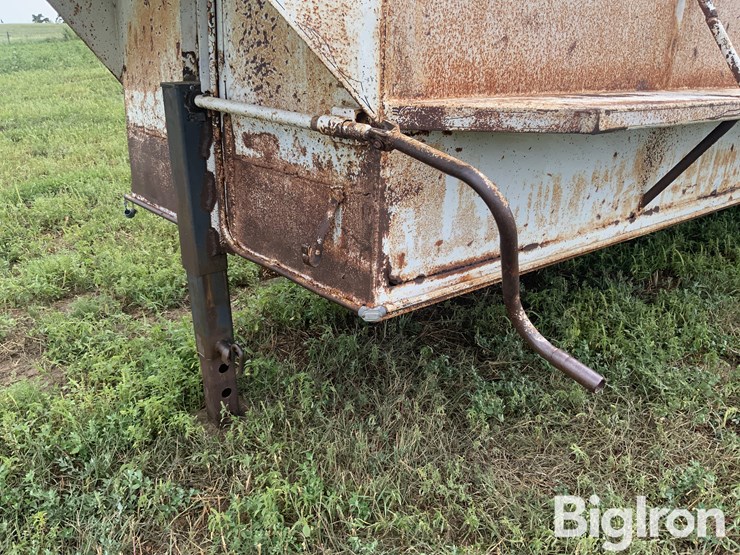 1986-easley-s/a-gooseneck-livestock-trailer-image-14