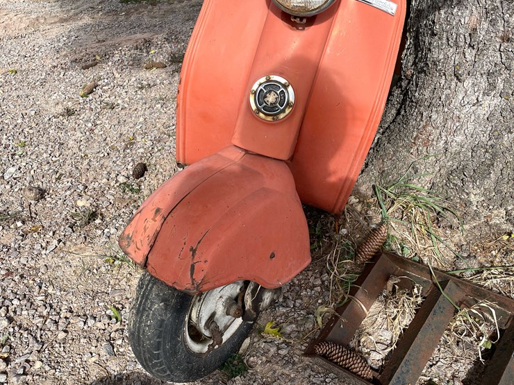 #3108-•-vintage-riverside-silver-pigeon-moped-(no-title)-image-10
