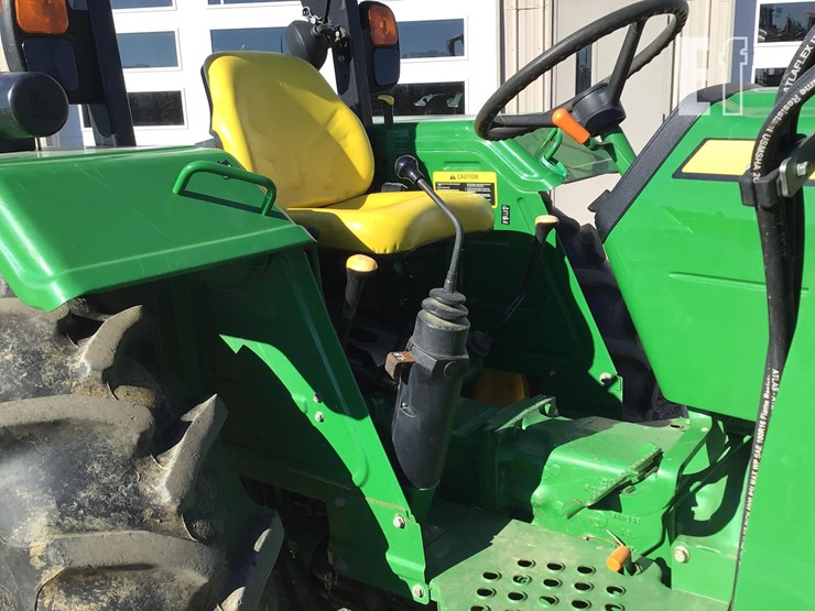 2014-john-deere-5045e-image-14
