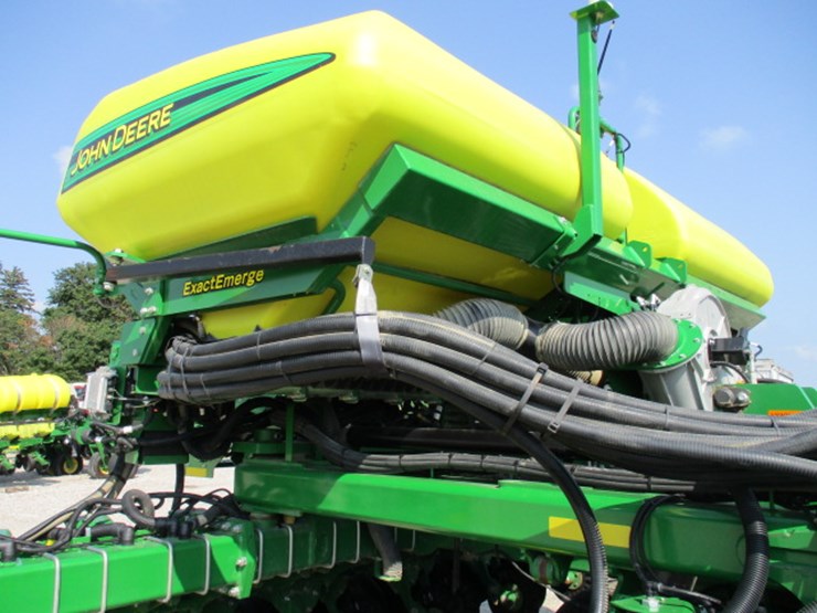 2016-john-deere-db60-image-24