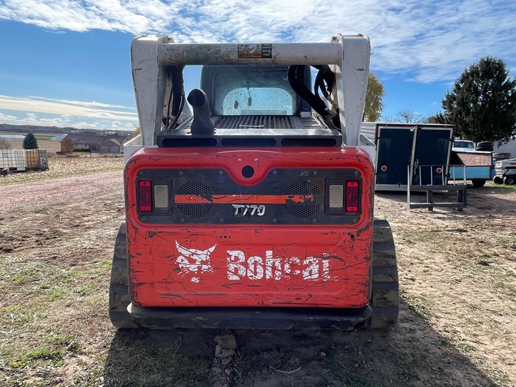 2017-bobcat-t770-image-6