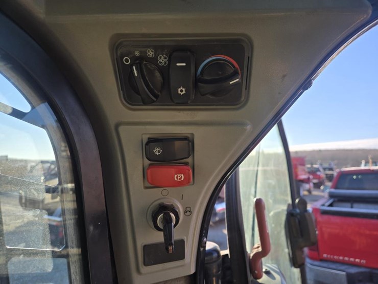 2020-caterpillar-259d3-image-35