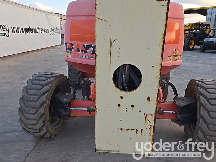 2015-jlg-600aj-image-58