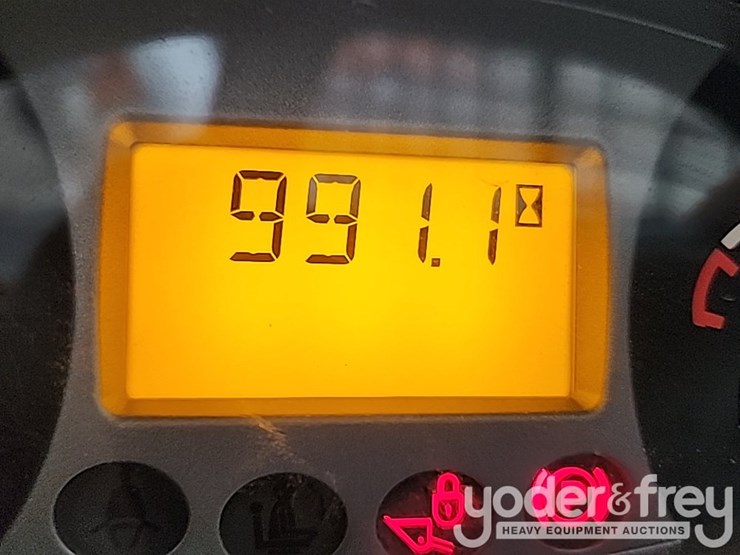 2018-bobcat-s570-image-31