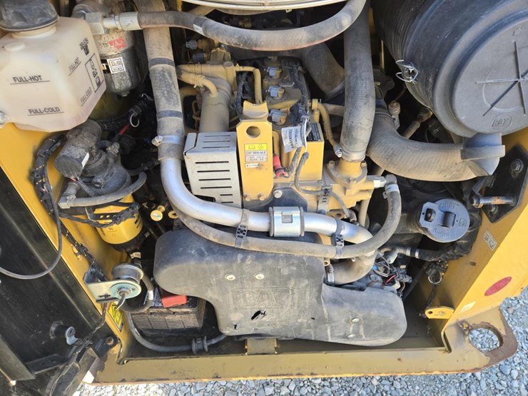 2020-caterpillar-259d3-image-28