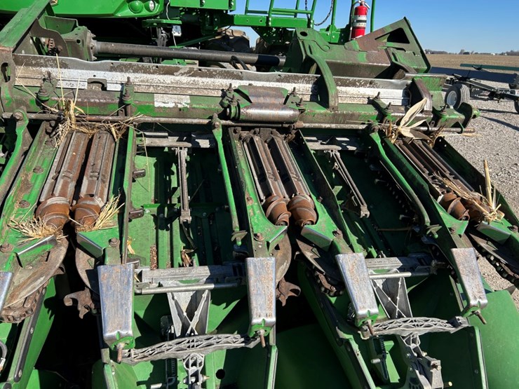 2022-john-deere-c12f-image-23