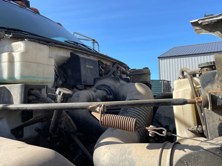 #3006-•-1999-chevy-c6500-single-axle-dump-flatbed-truck-(title-in-delay)-image-46