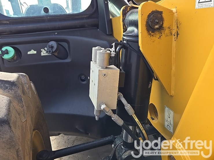 2019-caterpillar-tl1255d-image-56