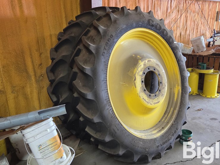 john-deere-10-image-3