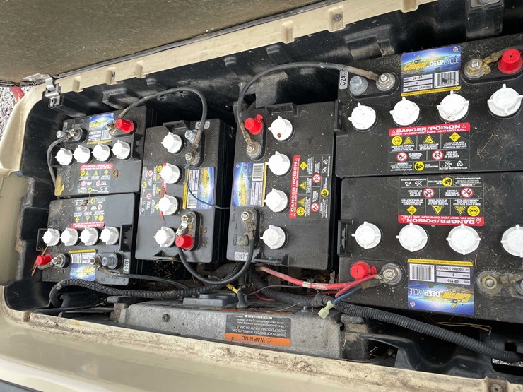 #3020-•-club-car-electric-golf-cart-image-13