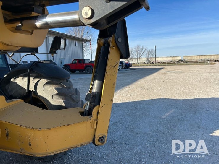 2012-caterpillar-tl1255c-image-28