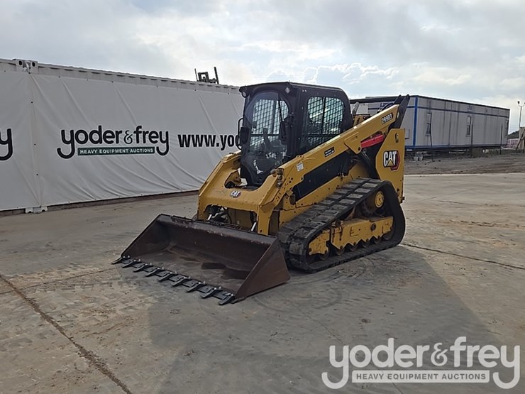 2021-caterpillar-299d3-image-1