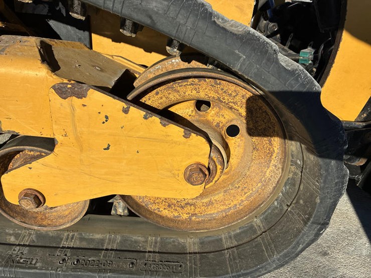 2018-caterpillar-259d-image-41