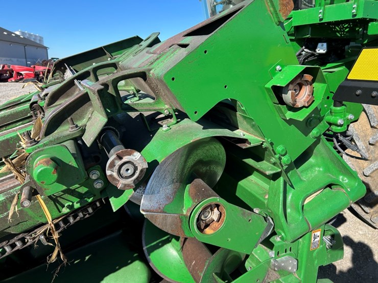 2022-john-deere-c12f-image-29