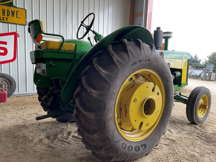 john-deere-830-image-4