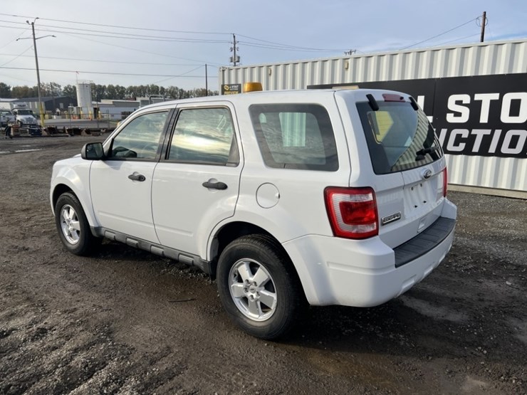 2011-ford-escape-image-6