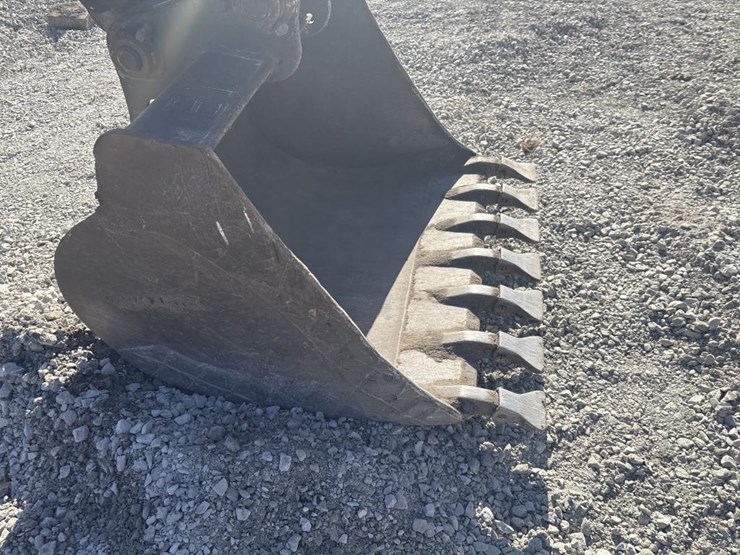 2013-deere-85d-image-44