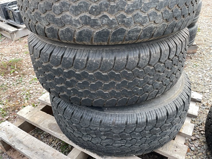 #3126-•-(4)-aluminum-wheels-and-tires-image-6