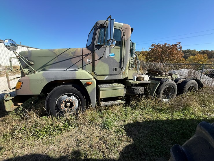 #22592-•-inop-1992-freightliner-t/a-daycab-truck-tractor-vin:-1fuymzyb1np520782-image-14