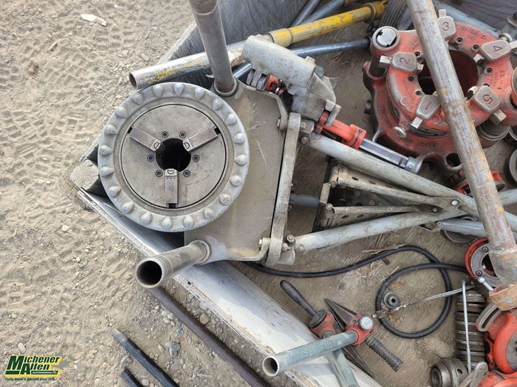 crate-with-power-dive-pipe-threading-machine-with-parts-image-6