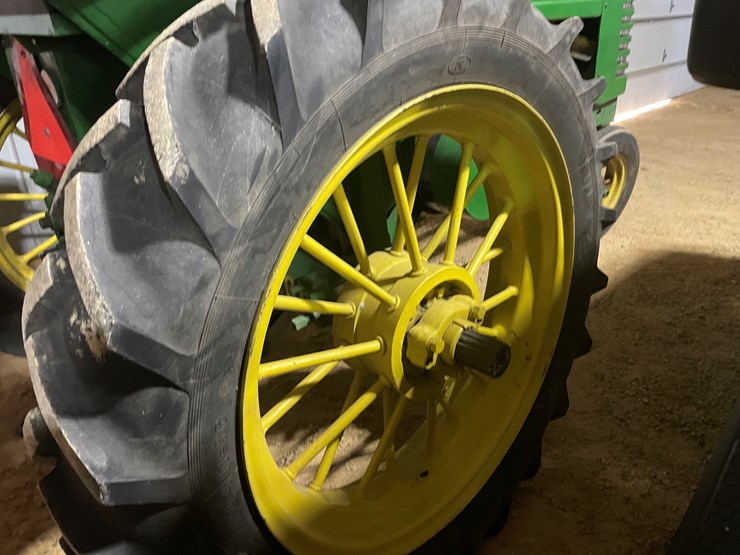 john-deere-a-image-13