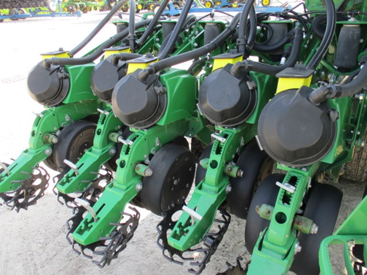 2016-john-deere-db60-image-35