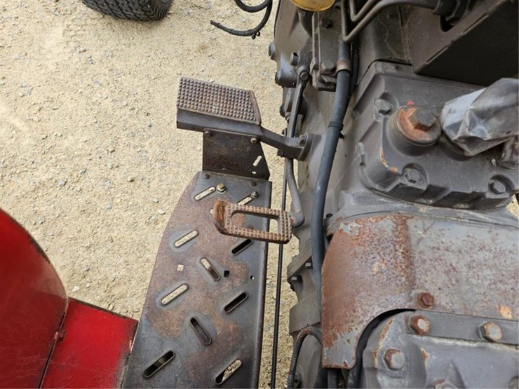 massey-ferguson-240-image-23