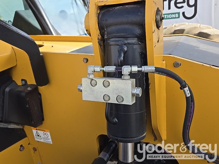 2019-caterpillar-tl1255d-image-65