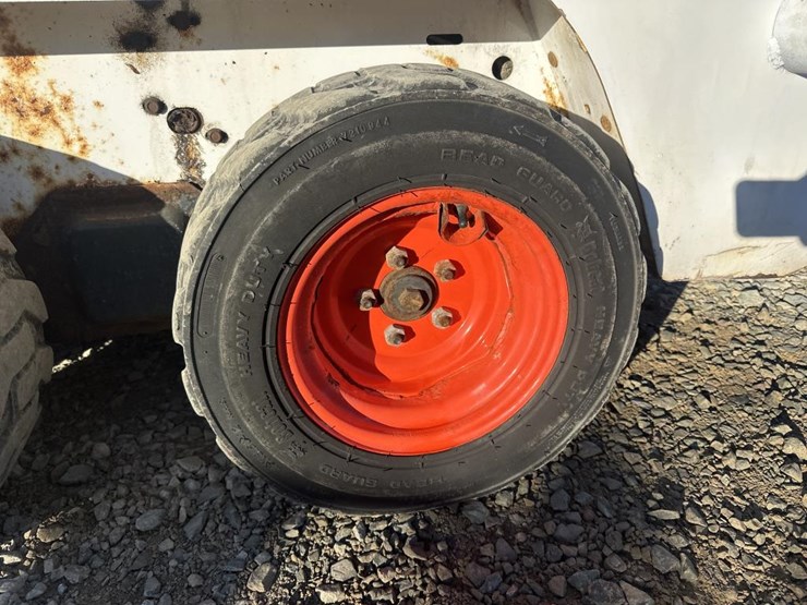 2015-bobcat-s70-image-39